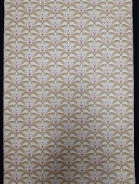 Wit, beige en roze vintage bloemenbehang