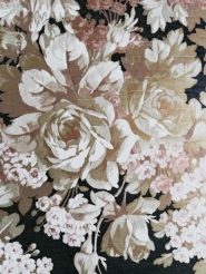 Vintage behang met witte en gouden bloemen